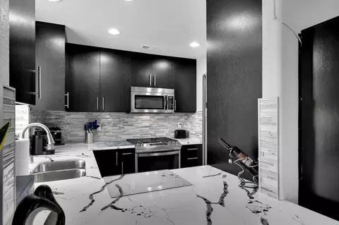 Kitchen - 3587 Cameo Dr #19, Oceanside, CA 92056 photo 2 of 4