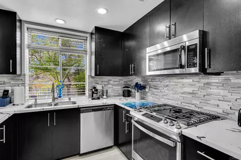 Kitchen - 3587 Cameo Dr #19, Oceanside, CA 92056 photo 1 of 4
