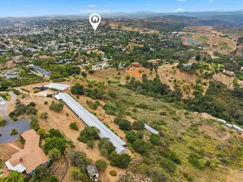 803 Quail Hill Rd, Fallbrook, CA 92028 photo 2