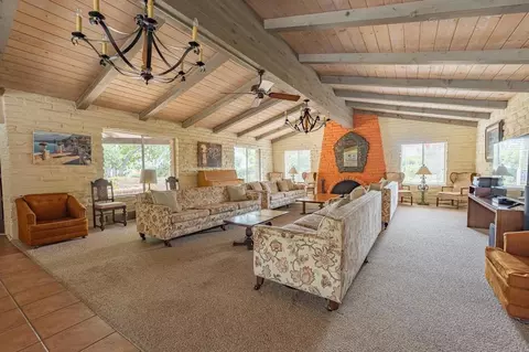Living - 4719 Via Inca, Fallbrook, CA 92028 photo 2 of 3