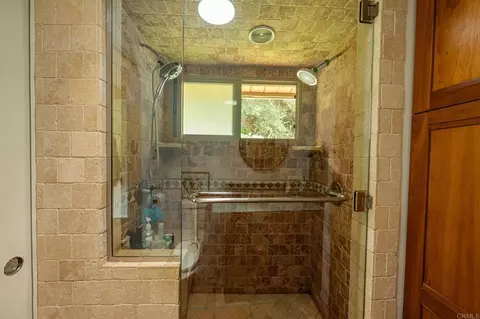 Bath - 4719 Via Inca, Fallbrook, CA 92028 photo 3 of 3