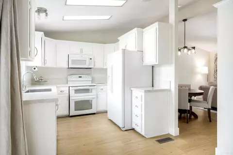Kitchen - 3547 Turquoise Ln, Oceanside, CA 92056 photo 2 of 4