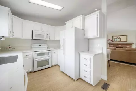 Kitchen - 3547 Turquoise Ln, Oceanside, CA 92056 photo 3 of 4