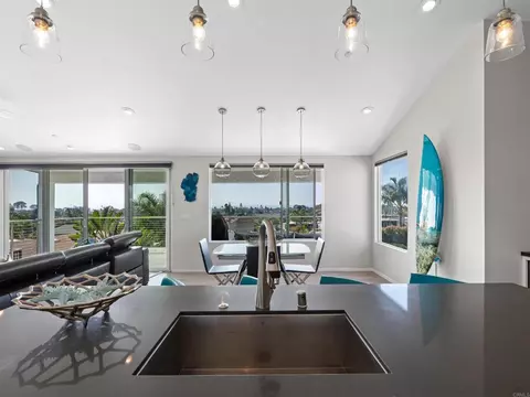 Kitchen - 1044 Arcadia Rd, Encinitas, CA 92024 photo 3 of 5