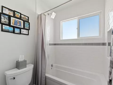 Bath - 1044 Arcadia Rd, Encinitas, CA 92024 photo 6 of 6