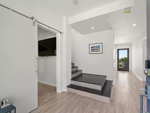 Entry Way - 1044 Arcadia Rd, Encinitas, CA 92024 photo 2 of 4
