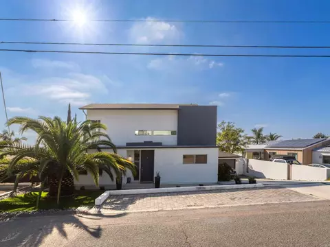 Exterior - 1044 Arcadia Rd, Encinitas, CA 92024 photo 5 of 13
