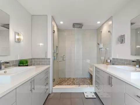 Bath - 1044 Arcadia Rd, Encinitas, CA 92024 photo 2 of 6