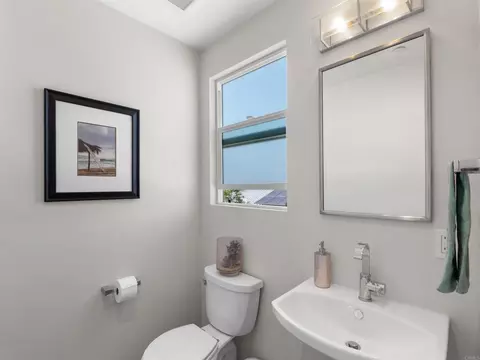 Bath - 1044 Arcadia Rd, Encinitas, CA 92024 photo 1 of 6