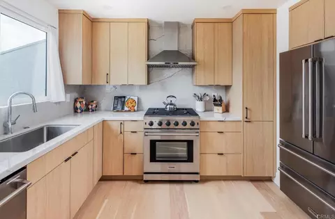 Kitchen - 166 Coop Ct, Encinitas, CA 92024 photo 2 of 6