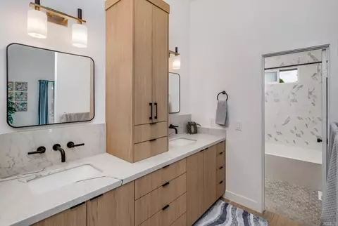 Bath - 166 Coop Ct, Encinitas, CA 92024 photo 1 of 7