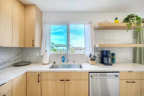 Kitchen - 166 Coop Ct, Encinitas, CA 92024 photo 6 of 6
