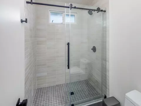 Bath - 166 Coop Ct, Encinitas, CA 92024 photo 4 of 7