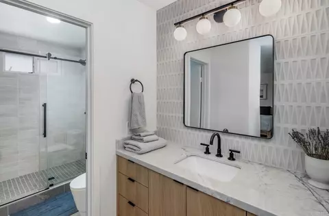 Bath - 166 Coop Ct, Encinitas, CA 92024 photo 2 of 7