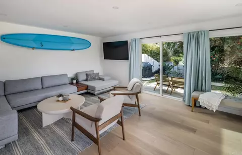 Living - 166 Coop Ct, Encinitas, CA 92024 photo 2 of 6