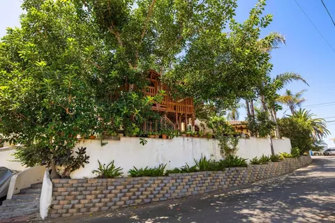Exterior - 951 Neptune Ave, Encinitas, CA 92024 photo 5 of 6