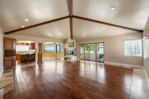 Living - 951 Neptune Ave, Encinitas, CA 92024 photo 1 of 10
