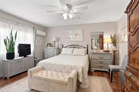 Bedroom - 3548 Bartlett Ave, Oceanside, CA 92057 photo 3 of 4