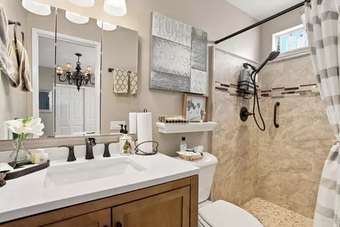 Bath - 3548 Bartlett Ave, Oceanside, CA 92057 photo 1 of 2