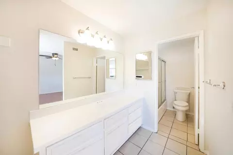 Bath - 931 H St, Ramona, CA 92065 photo 1 of 6