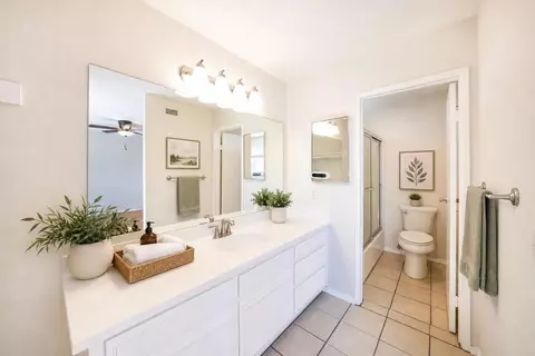Bath - 931 H St, Ramona, CA 92065 photo 2 of 6