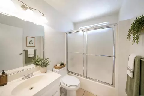 Bath - 931 H St, Ramona, CA 92065 photo 4 of 6