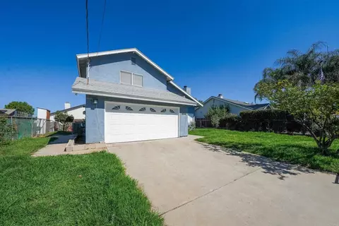 Exterior - 931 H St, Ramona, CA 92065 photo 4 of 7