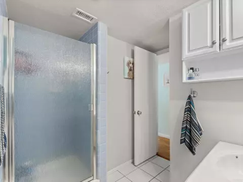 Bath - 1253 N Mollison Ave #D, El Cajon, CA 92021 photo 2 of 3