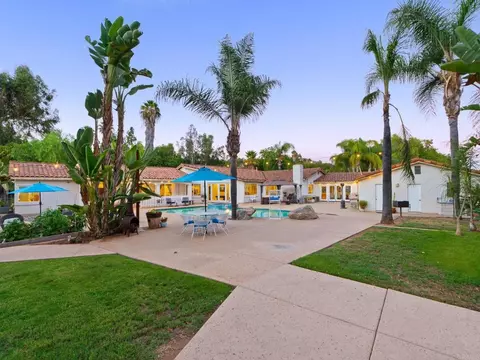 Exterior - 886 Singing Trails Dr, El Cajon, CA 92019 photo 5 of 22