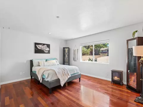 Bedroom - 886 Singing Trails Dr, El Cajon, CA 92019 photo 7 of 9