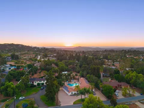 View/Area - 886 Singing Trails Dr, El Cajon, CA 92019 photo 7 of 7