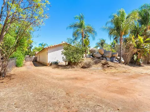 Exterior - 886 Singing Trails Dr, El Cajon, CA 92019 photo 21 of 22