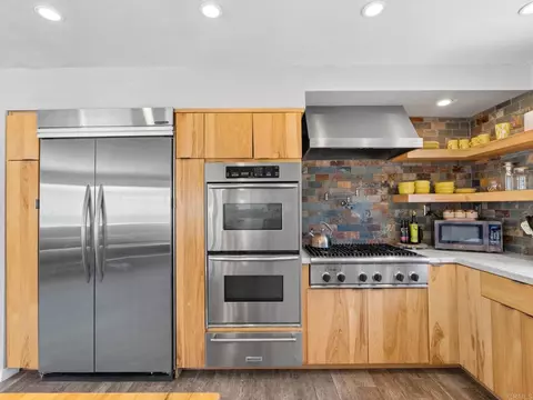 Kitchen - 886 Singing Trails Dr, El Cajon, CA 92019 photo 4 of 6