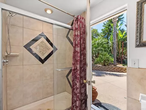Bath - 886 Singing Trails Dr, El Cajon, CA 92019 photo 10 of 10