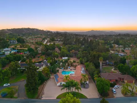 View/Area - 886 Singing Trails Dr, El Cajon, CA 92019 photo 1 of 7