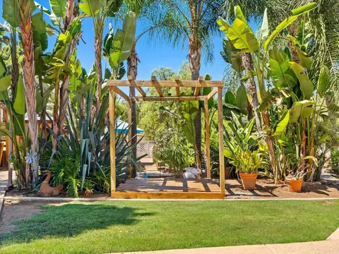 Exterior - 886 Singing Trails Dr, El Cajon, CA 92019 photo 14 of 22