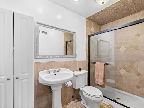 Bath - 886 Singing Trails Dr, El Cajon, CA 92019 photo 7 of 10
