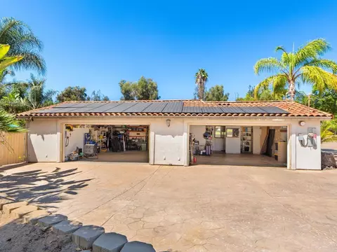 Exterior - 886 Singing Trails Dr, El Cajon, CA 92019 photo 4 of 22