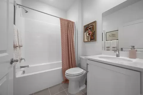 Bath - 7609 Quest Ln, Santee, CA 92071 photo 2 of 3
