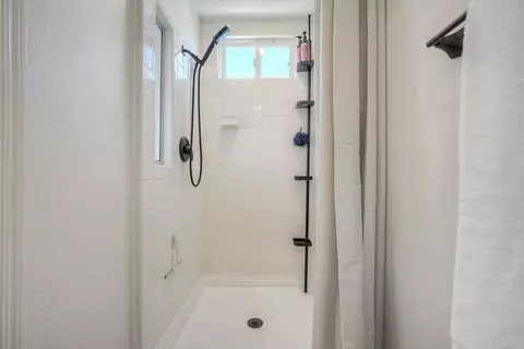 Bath - 2424 Papyrus Ct, Oceanside, CA 92054 photo 4 of 4