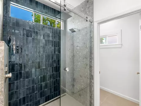 Bath - 4957 Alicante Way, Oceanside, CA 92056 photo 3 of 4