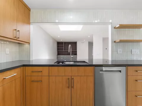 Kitchen - 4957 Alicante Way, Oceanside, CA 92056 photo 5 of 7