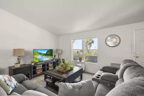 Living - 224 Astro Ct, Vista, CA 92083 photo 3 of 5