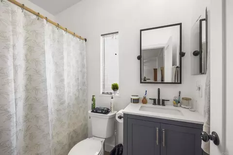Bath - 224 Astro Ct, Vista, CA 92083 photo 3 of 3