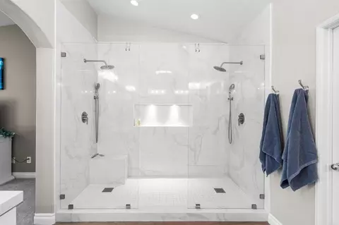 Bath - 3259 Canyon View Dr, Oceanside, CA 92058 photo 5 of 9