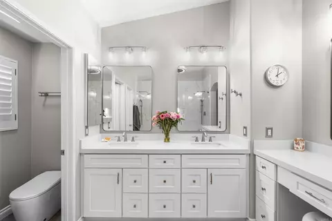 Bath - 3259 Canyon View Dr, Oceanside, CA 92058 photo 6 of 9