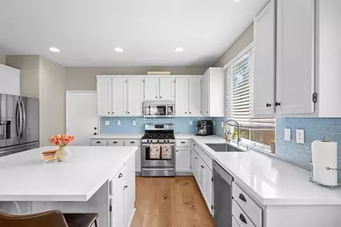 Kitchen - 3259 Canyon View Dr, Oceanside, CA 92058 photo 4 of 6