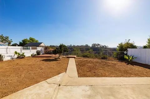 Exterior - 1420 San Simeon St, Oceanside, CA 92058 photo 5 of 7