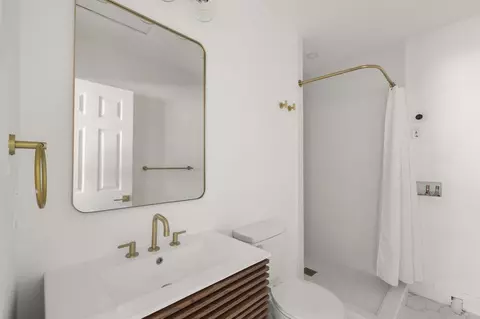 Bath - 1420 San Simeon St, Oceanside, CA 92058 photo 4 of 5