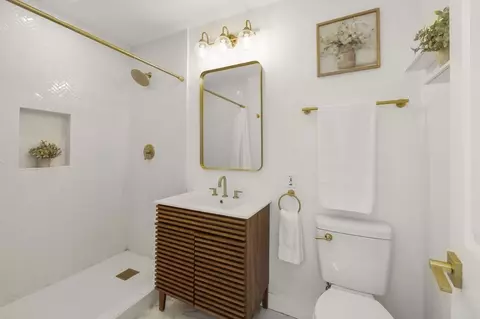 Bath - 1420 San Simeon St, Oceanside, CA 92058 photo 1 of 5